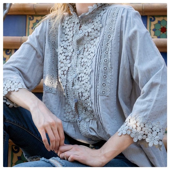 Authentic “Infamous” POL Insta Influencer Lace Top - Picture 5 of 12